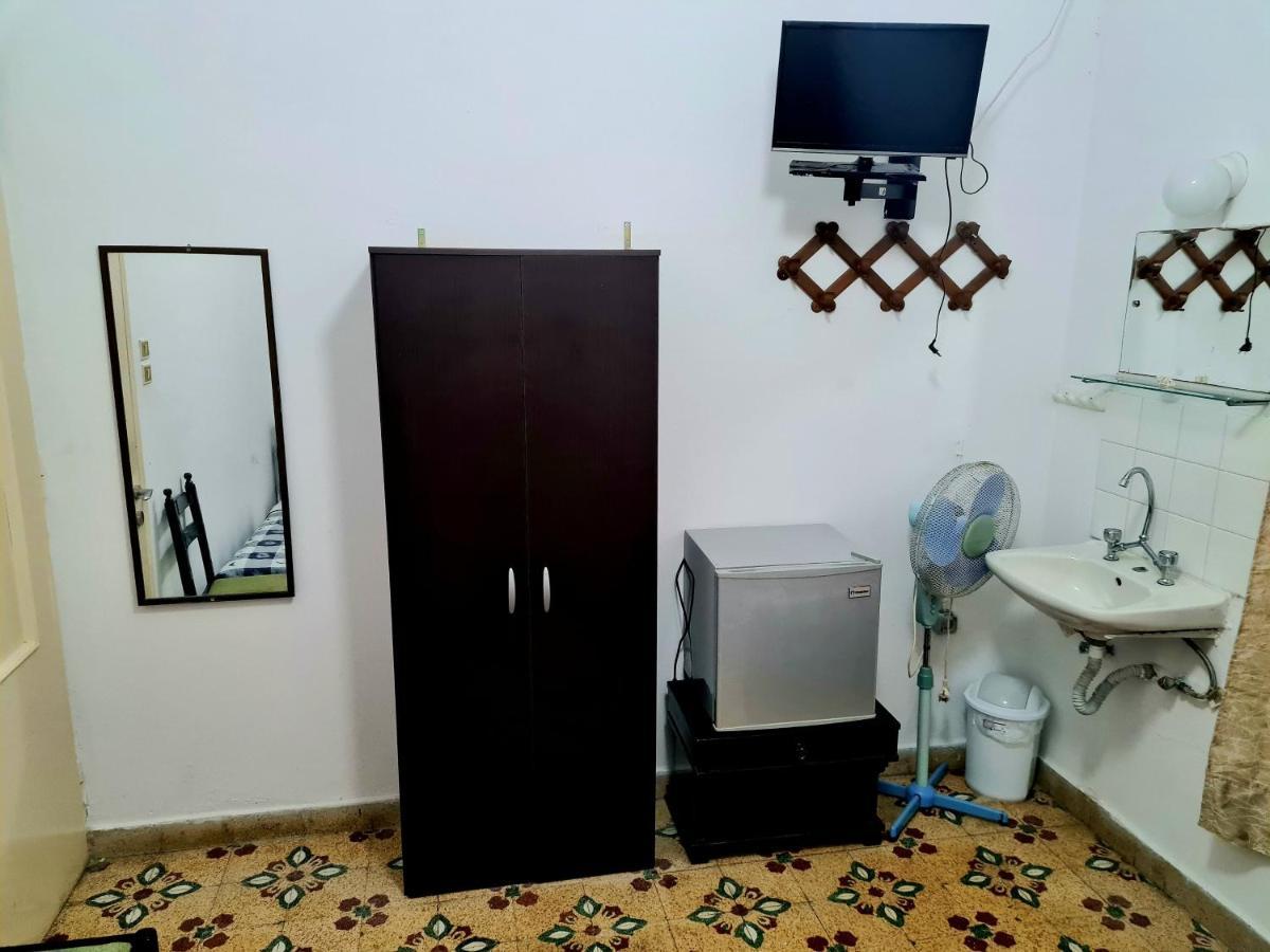Avrahostelroom 卡尔帕索斯 外观 照片